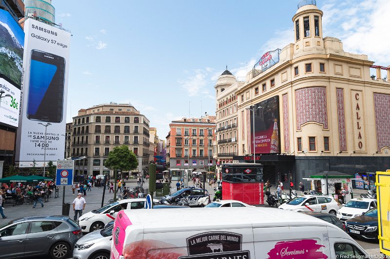 20160606_115739 D4S.jpg - The Plaza Callao, famed as much for its role as the heart of cinematic and theatrical Madrid as it is for its eternal bustle and art deco style.